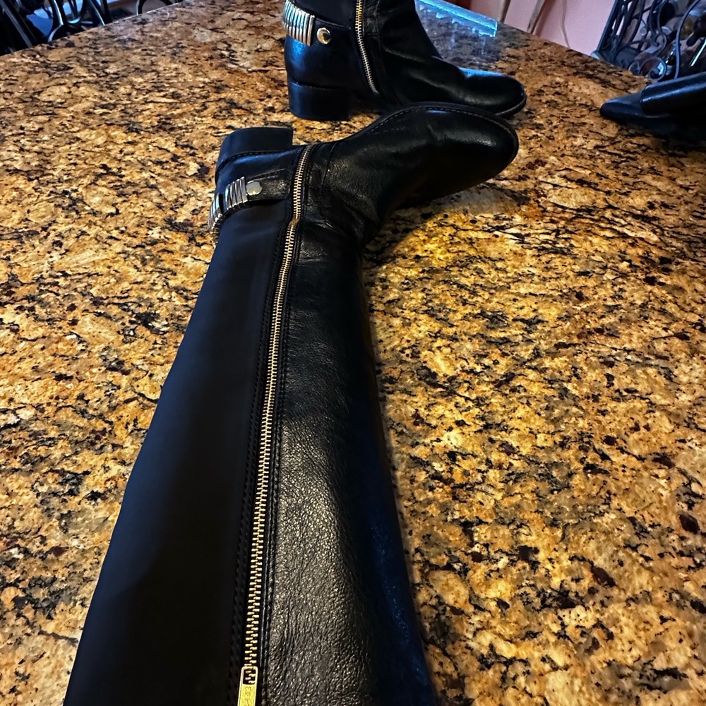 Steve Madden❤️Regina Boots~Sz-9-Leather &Stretch fabric in excellent condition. - Picture 6 of 10